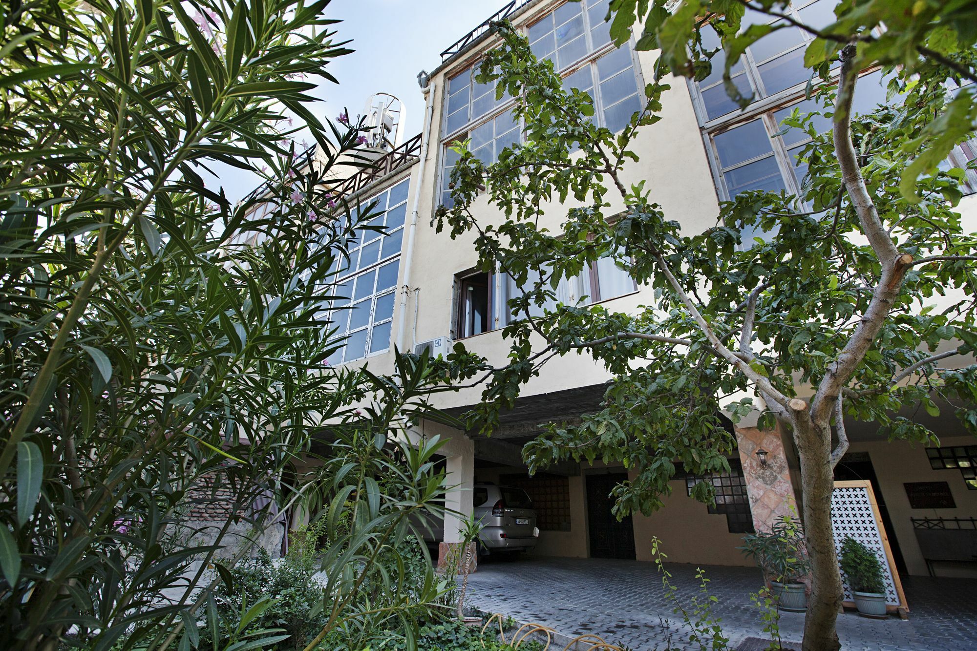 Caravan Villa Tbilisi Esterno foto