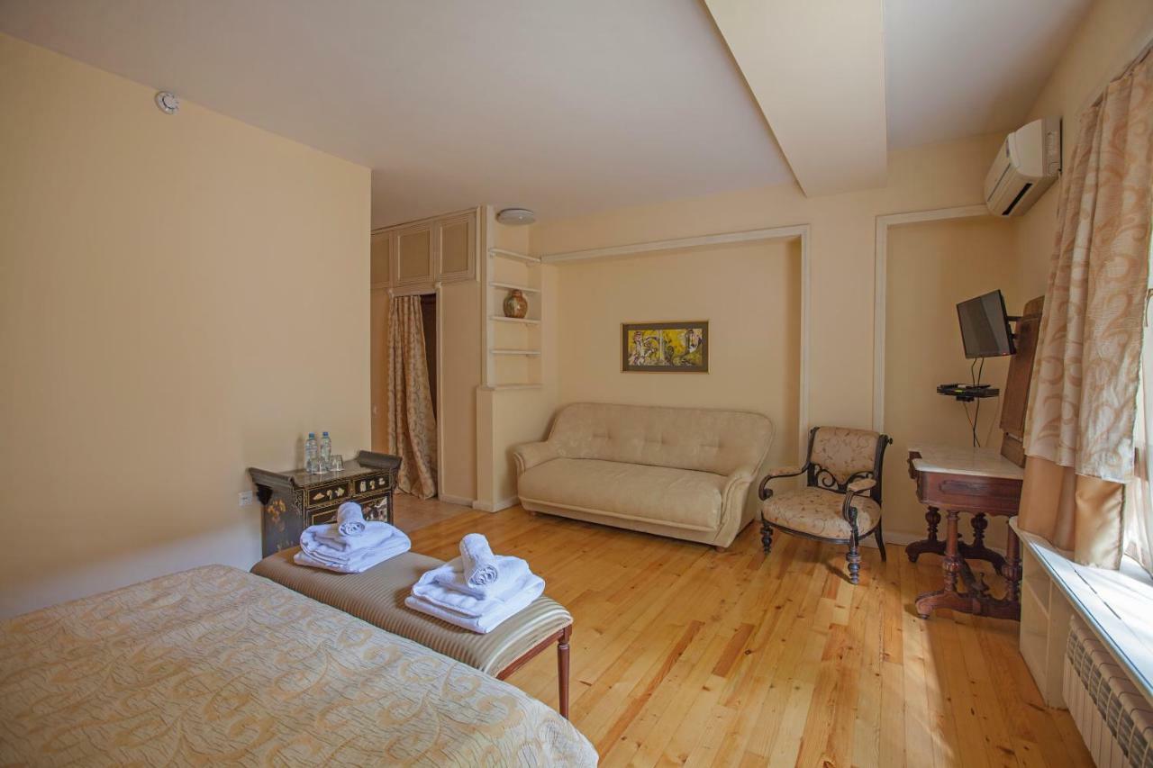 Caravan Villa Tbilisi Esterno foto